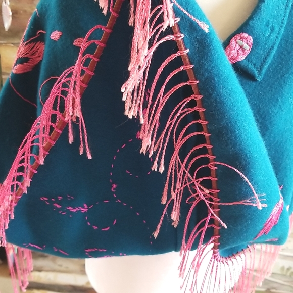 60's Hippie Fringe Teal Wool Pink Hand Embroidery Cape Shawl Poncho GUVC OSFA - Picture 7 of 12